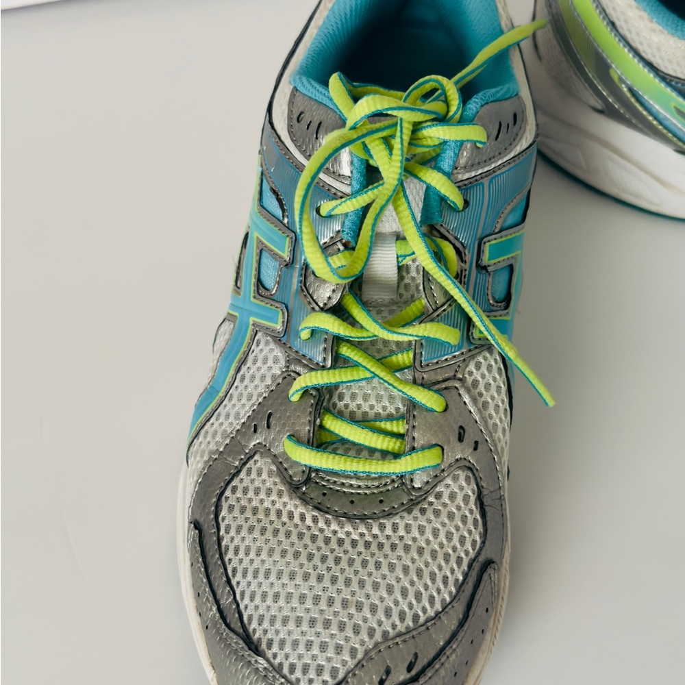 Asics Silver and‎ Lime Green Running Shoes - Picture 3 of 6